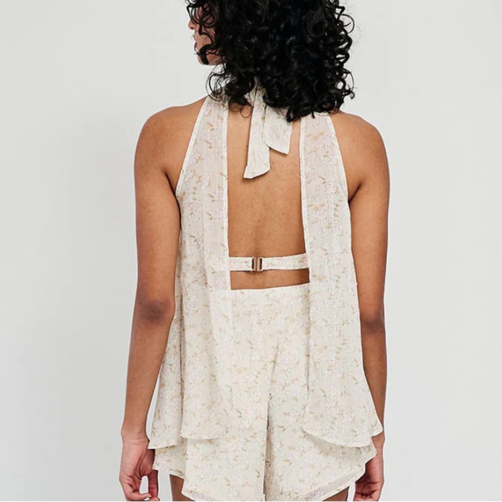 Sabo Skirt Open Back Top - Picture 3 of 10
